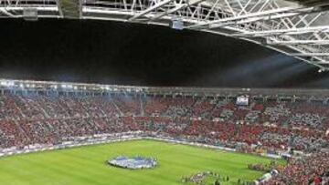 <b>IRREPETIBLE. </b>La imagen de la Nueva Condomina repleta el pasado noviembre para presenciar el Real Murcia-Real Madrid, difícilmente podrá repetirse la próxima temporada en Segunda División.