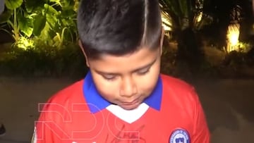 Vidal emociona a un niño chileno que nació en Bolivia con este gesto: crack total