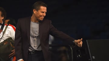 Julio César Chávez durante una pelea del Canelo Álvarez