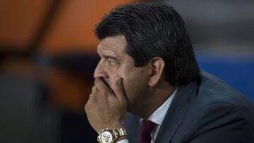 El estratega paraguayo habló por primera vez después de dejar la dirección técnica del Rebaño. Expresó que los rojiblancos no se pueden armar al igual que sus competidores.