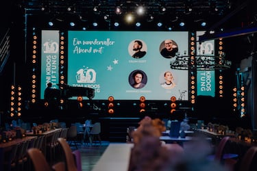 El evento en Düsseldorf reunió a unos 450 invitados, entre ellos un centenar de familias que la organización benéfica del exfutbolista del Real Madrid acompaña y apoya desde hace años.