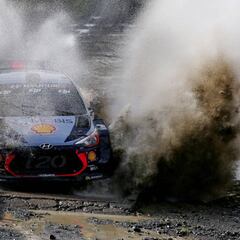 Neuville, Tanak y Ogier enfilan la recta final hacia el título