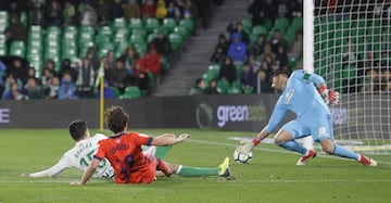 La Real Sociedad de Héctor Moreno, sin goles ante el Betis de Guardado