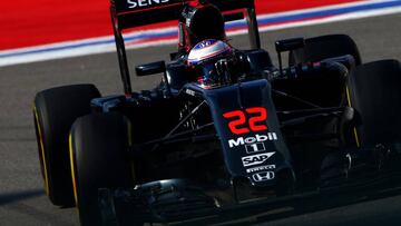 Jenson Button con el McLaren en Sochi.