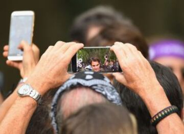 El día después: Federer celebró su título con los fans