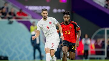 Steven Vitória, defensa central de Canadá, durante el duelo ante Bélgica en Qatar 2022.