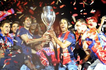 En el inicio de la temporada 2012/2013 se consagra a las ¨®rdenes de Simeone, por segunda vez en su historia, Supercampe¨®n de Europa tras vencer 4-1 al Chelsea. En la final, disputada el 31 de agosto de 2012 en M¨®naco, el Atl¨¦tico gole¨® a los ingleses 4-1 con tantos de Falcao en tres ocasiones y Miranda.