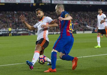 Sevilla and Barça feel the side effects of the Champions League