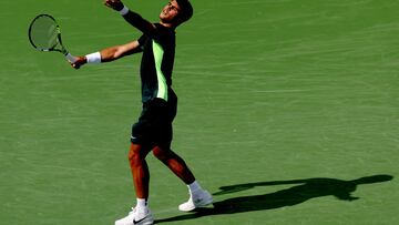 MASON, OHIO - AUGUST 18: Carlos Alcaraz of Spain serves to Max Purcell of Australia during the Western & Southern Open at Lindner Family Tennis Center on August 18, 2023 in Mason, Ohio.   Matthew Stockman/Getty Images/AFP (Photo by MATTHEW STOCKMAN / GETTY IMAGES NORTH AMERICA / Getty Images via AFP)