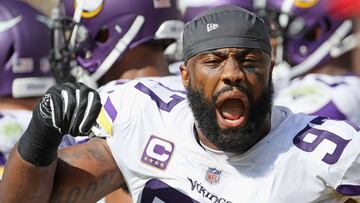 GREEN BAY, WI - SEPTEMBER 16: Everson Griffen #97 of the Minnesota Vikings fires up his teammates on the sidelines during a game against the Green Bay Packers at Lambeau Field on September 16, 2018 in Green Bay, Wisconsin. The Vikings and the Packers tied 29-29 after overtime.   Jonathan Daniel/Getty Images/AFP
 == FOR NEWSPAPERS, INTERNET, TELCOS &amp; TELEVISION USE ONLY ==