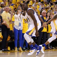 El huracán final de los Warriors pone el 2-0 a la espera de Curry