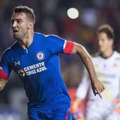 Cruz Azul amarró el liderato de la Liga MX tras vencer a Morelia