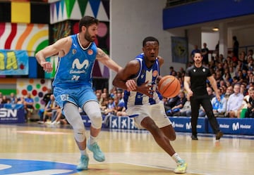 Deson Smith trata de superar a Pato Garino en el Movistar Estudiantes-Inveready Gipuzkoa.