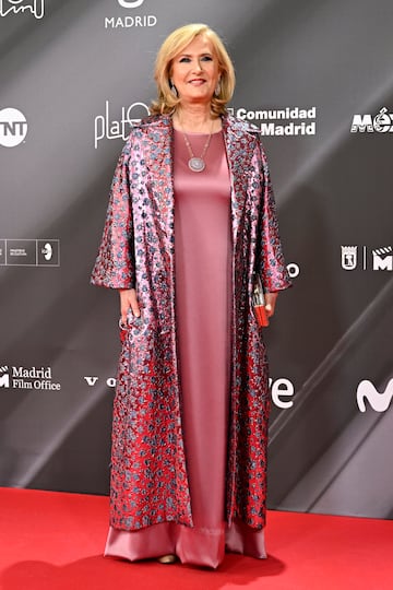 Nieves Herrero posa en la alfombra roja.
