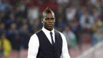 Balotelli visitó el vestuario culé: "Que nos den a Messi o Neymar"