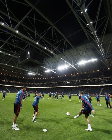 El grupo entrenando en el Friends Arena en Solna, Estocolmo.