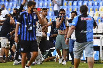 La afición del Querétaro tomó el control de la situación.