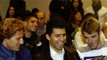 CONSULTA. Forlán explicó hoy que Der Gea le preguntó por el Manchester United mientras valoraba la oferta del club inglés.