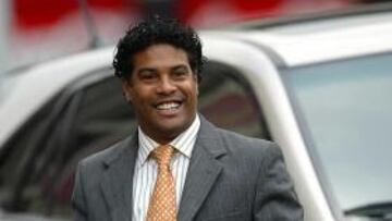 <b>ENCANTADO.</b> El hermano y representante de Ronaldinho aseguró que el mediapunta brasileño estaría encantado de volver a la Ciudad Condal, pues allí pasó sus mejores años como futbolista.