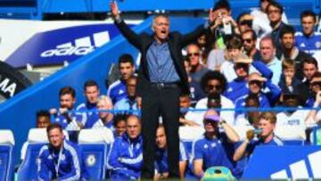 Mourinho, de Wenger: "Pierde, llora y sigue siendo el rey"