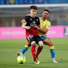 El Girona acelera para atar a Riquelme