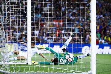 Luis Su¨¢rez marc¨® el cuarto gol.