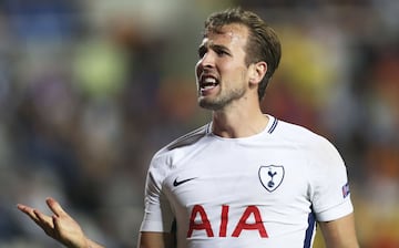 Kane es otro de los jugadores empatados con 36 goles, pues hizo 24 con el Tottenham y 12 con la Selección Inglesa.