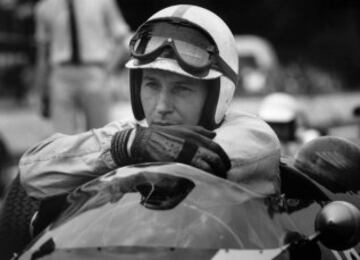 El piloto británico, John Surtees, conquistó el GP de México un 23 de octubre de 1966. Manejaba un Cooper T81, motor Maserati V12 de 2,989 cc 