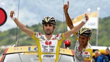 <b>DOBLETE. </b>El italiano Piepoli y el cántabro Juanjo Cobo llegaron destacados a la cima de Hautacam.