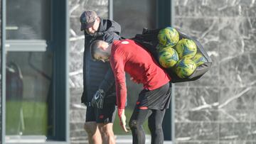 Unai Simón en Lezama.