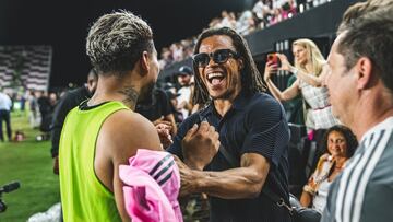 Al momento de terminar el partido de Inter Miami contra Austin FC, Josef Martínez tuvo un detalle con Edgar Davids en DRV PNK Stadium de Fort Lauderdale.