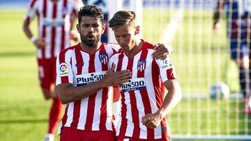 Costa agradece su pase en el gol del Atl&eacute;tico al Levante.