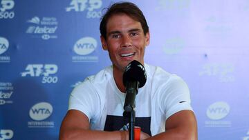 Rafa Nadal habla durante una rueda de prensa en el Abierto Mexicano Telcel de Acapulco.