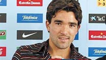 Txiki le ve como el mejor complemento para el brasileño, pero hay que ver cómo lo encajará Rijkaard.