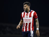 Alexis Vega durante un partido con las Chivas.