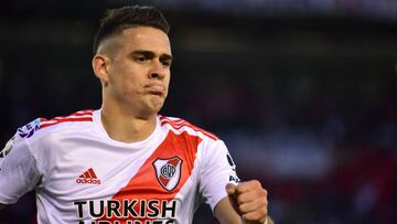 Rafael Santos Borr&eacute; celebrando un gol con River Plate ante Patronato por Superliga Argentina.