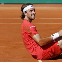 Tsitsipas continúa ganando en Barcelona