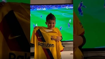 La 'locura' por Vidal de un niño en el clásico de España