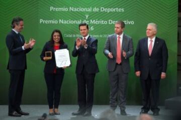 Las jueza de taekwondo mexicano, Nubia Segundo también recibió el premio Nacional del Deporte