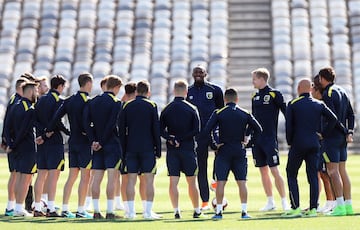 El primer entrenamiento de Bolt con los Central Coast Mariners