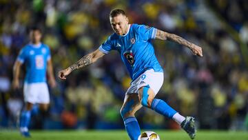 Carlos Rotondi of Cruz Azul during the Semifinal first leg match between America and Cruz Azul as part of the Liga BBVA MX, Torneo Apertura 2024 at Ciudad de los Deportes Stadium on December 05, 2024 in Mexico City, Mexico.