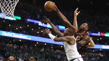 BOSTON, MA - MAY 23: Jeff Green #32 of the Cleveland Cavaliers battles for the ball with Terry Rozier #12 of the Boston Celtics in the first half during Game Five of the 2018 NBA Eastern Conference Finals at TD Garden on May 23, 2018 in Boston, Massachuse