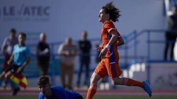 Tiene 17 años, juega en el Valencia y Madrid y Barça ya se pelean por él: así juega Fabio Blanco