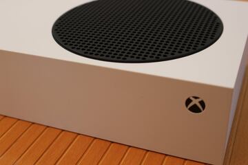 Xbox Series S en todo su esplendor: consola y mando al detalle