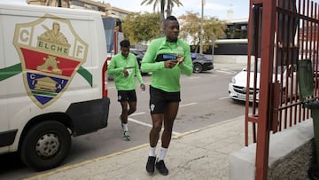 23/02/22  
 ELCHE 
 ENTRENAMIENTO 
 PALACIOS 