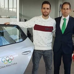 Sebas Martos recibe un coche Seat para toda la temporada