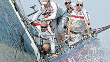 <b>LUNA ROSSA. </b>El equipo italiano venció en las dos mangas que disputó ayer.