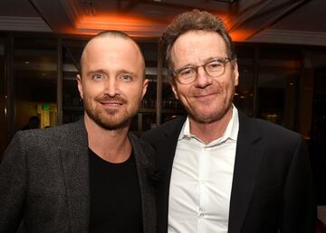 Tras compartir protagónico en ‘Breaking Bad’, Bryan y Aron forjaron una gran amistad. Tanto, que la dupla decidió unir fuerzas y lanzar ‘Dos hombres’, su propia marca de mezcal.