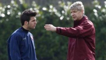 Cesc Fábregas será titular frente al Barça