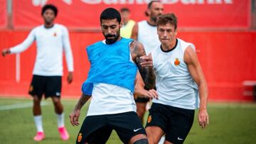 El centrocampista del RCD Mallorca, Samu Costa, en un entrenamiento en la Ciudad Deportiva.